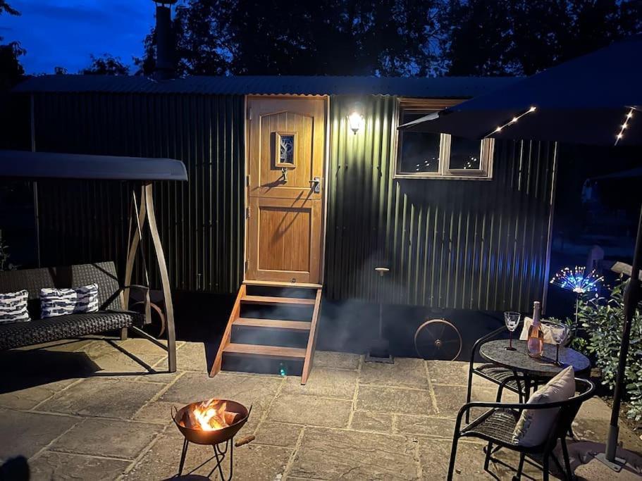 Forest View Shepherd Hut Ewhurst Экстерьер фото